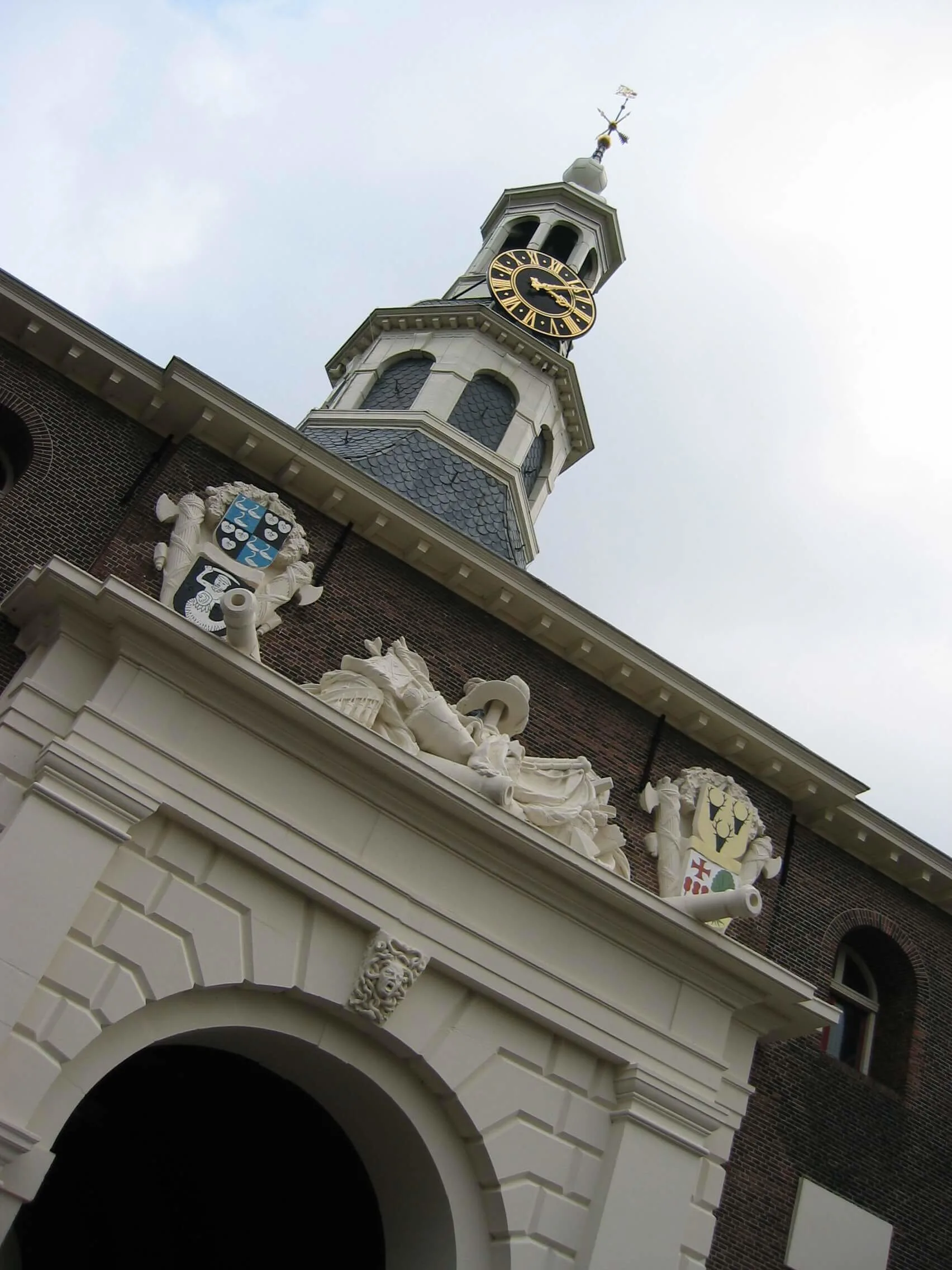 Wondering what to see in Leiden? The city gates are one of the top Leiden attractions