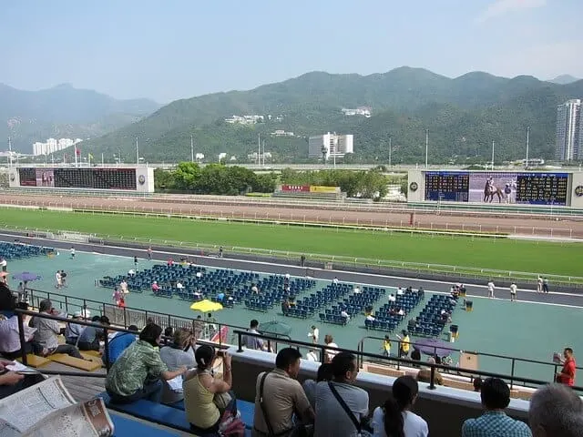 What to do in Hong Kong - go to the races! Tourist attractions in Hong Kong
