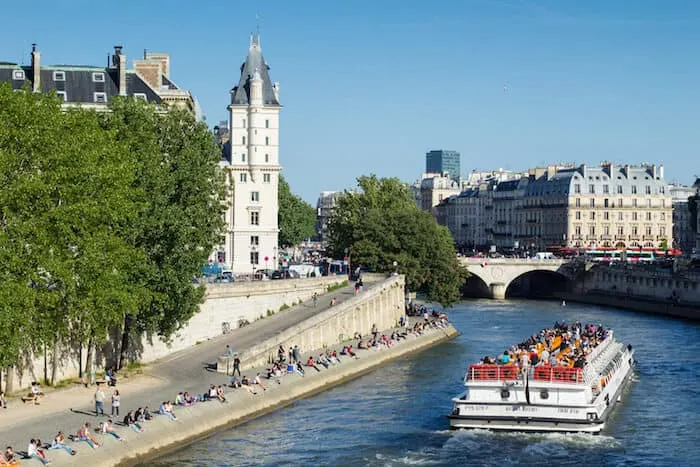 Paris points of interest - Free Things To Do in Paris - Walk the Banks of the Seine