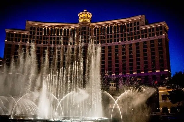 Things to do in Vegas - watch the Bellagio Fountains