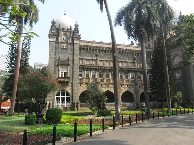 Interesting things to do in Mumbai - Heritage Walk