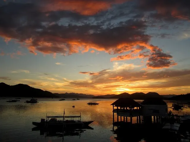 What to do in Palawan? Go Island hopping in Coron Palawan Philippines