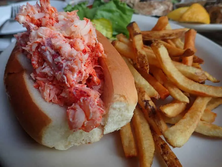 What to Eat in Boston - Lobster Roll!