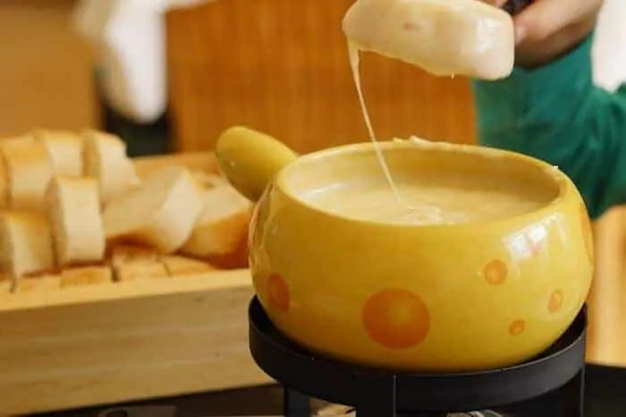 Swiss Cheese Fondue the Zurich Way