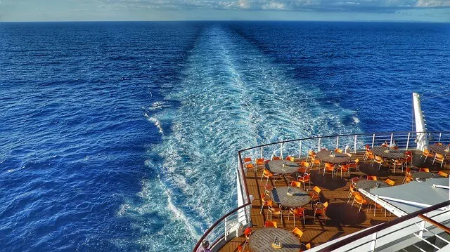 Wake on a cruise ship