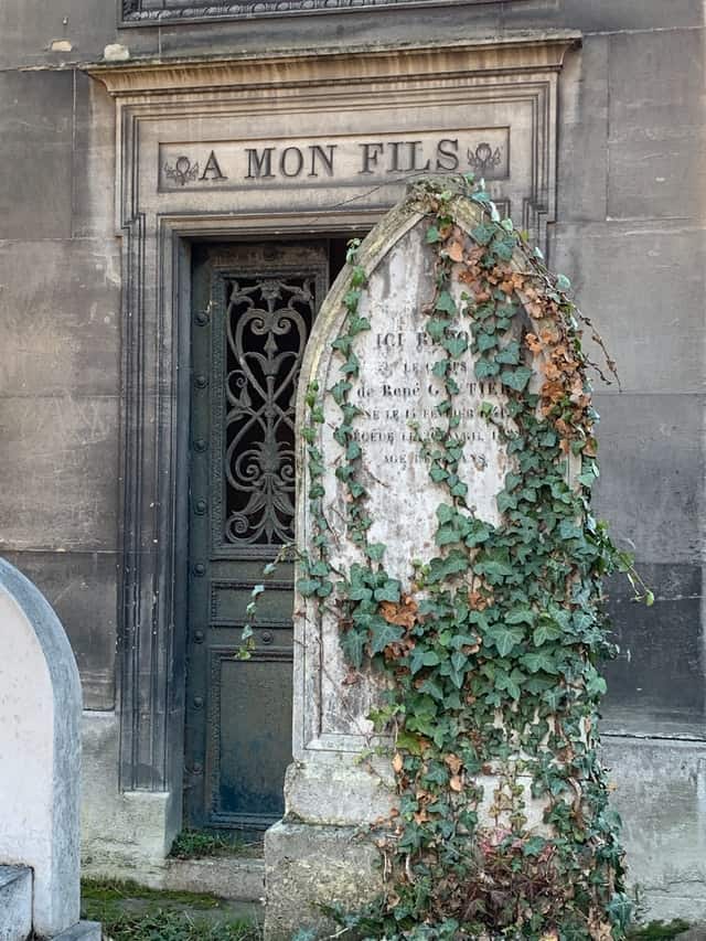 Père Lachaise Cemetery