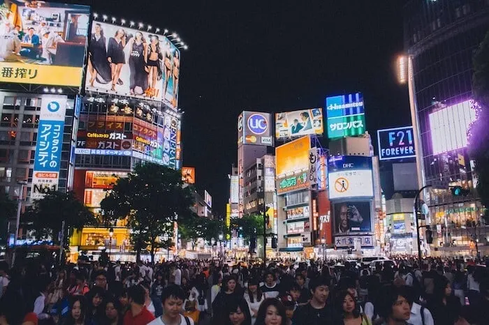 Tokyo Tourist Attractions - shibuya crossing