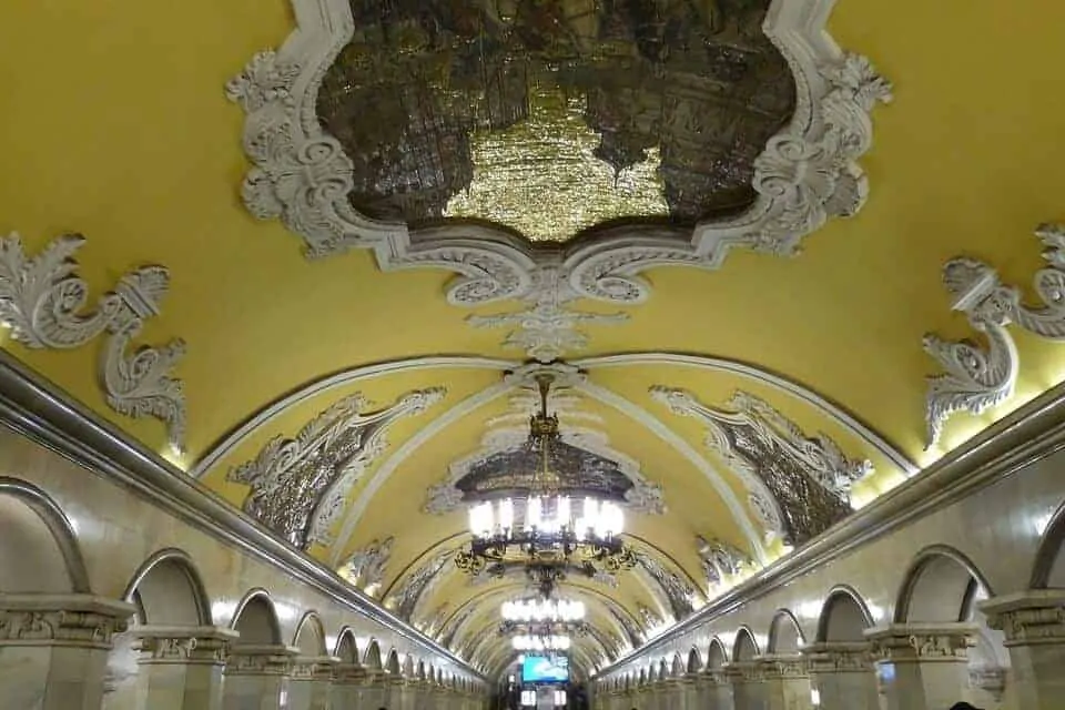 What to do in Moscow - visit Komsomolskaya metro station