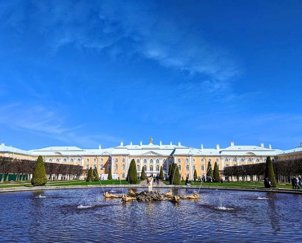 Peterhof Palace (c) maketimetoseetheworld
