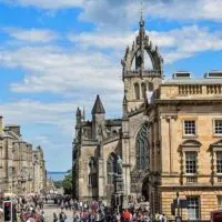 Guide to Edinburghs Festivals - view down the Royal Mile