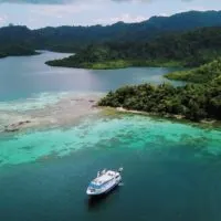 cropped-MV-Taka-in-the-Solomon-Islands-c-MakeTimeToSeeTheWorld.jpg
