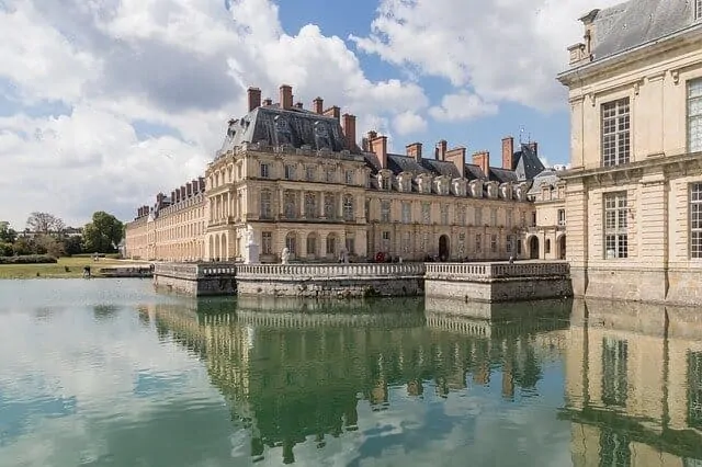 fontainebleau castle on a day trip from paris