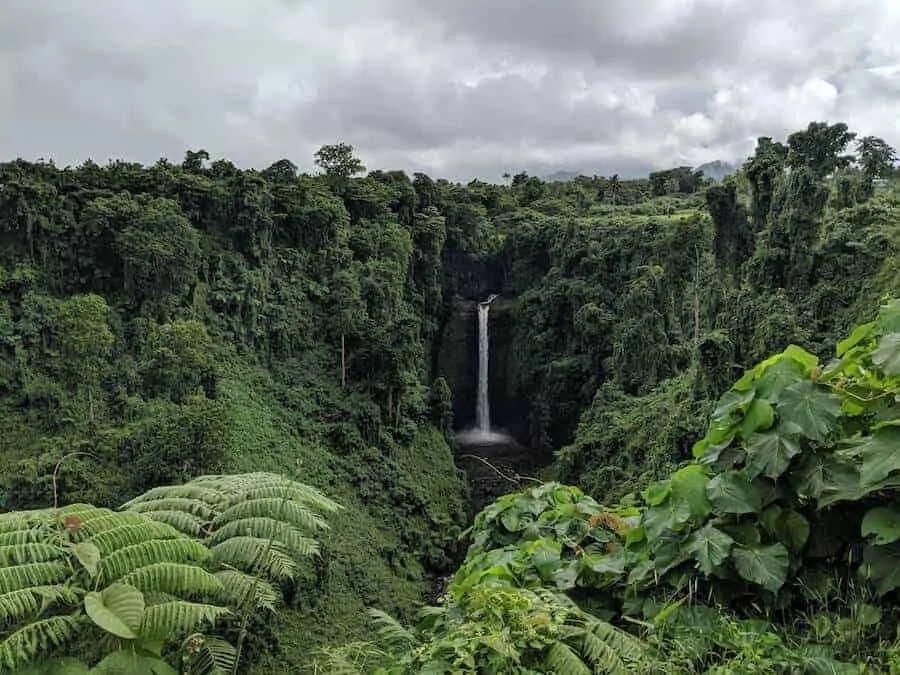 Sopo'aga Waterfall surrounded by lush green vegatation