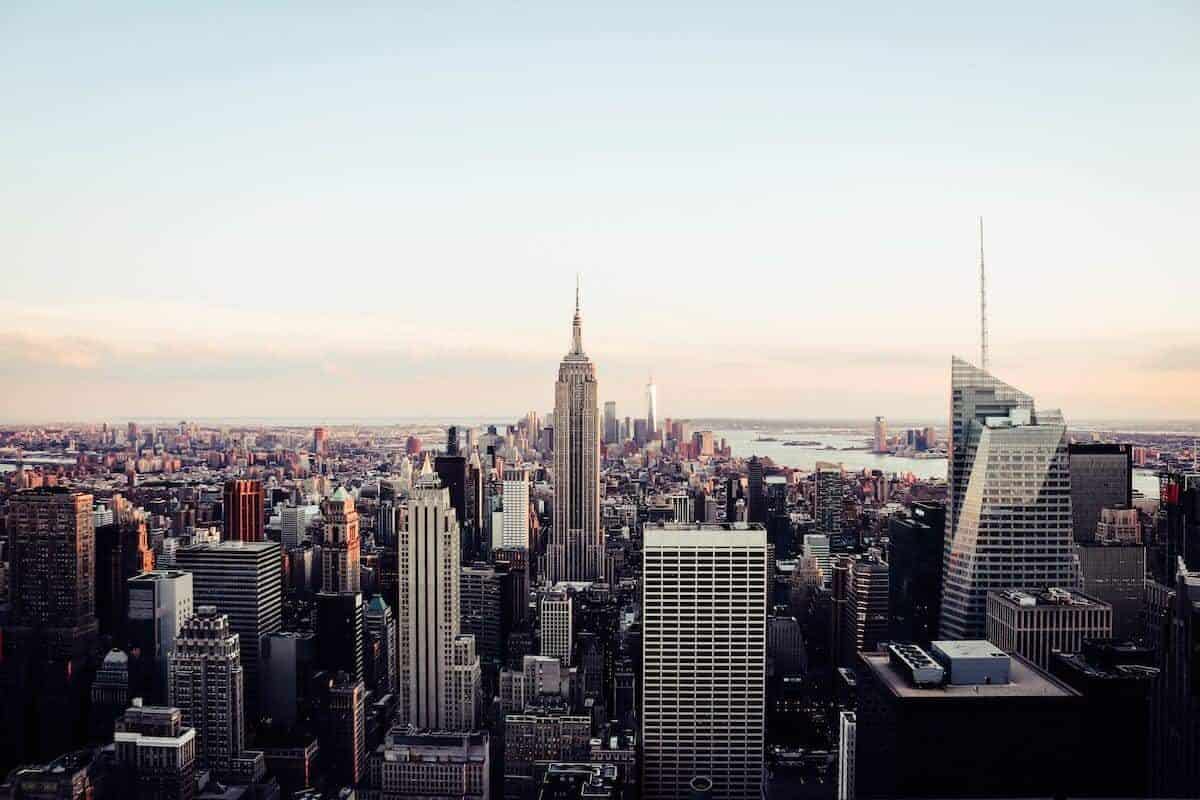 20+ FREE Things to do in New York City cover image of the New York Skyline from above