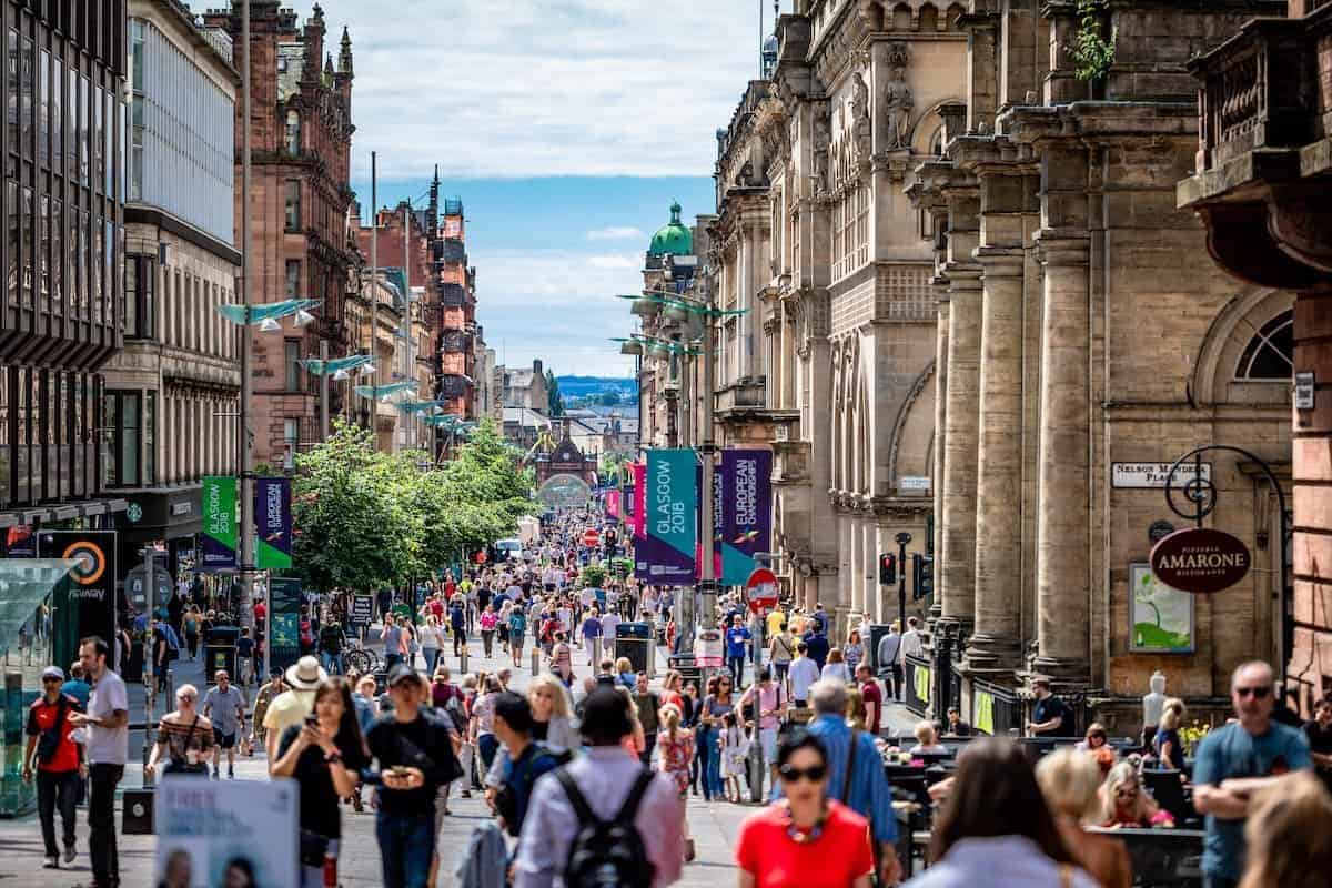 Cover Photo of a busy buchannan street in Glasgow for the Top Things to do in Glasgow inc Day Trips from Glasgow
