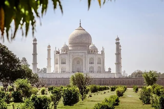 Virtual Travel in India - The Taj Mahal