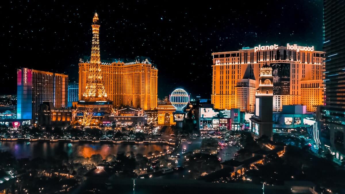 35+ ESSENTIAL Las Vegas Tips To Know Before You Go [in 2022]