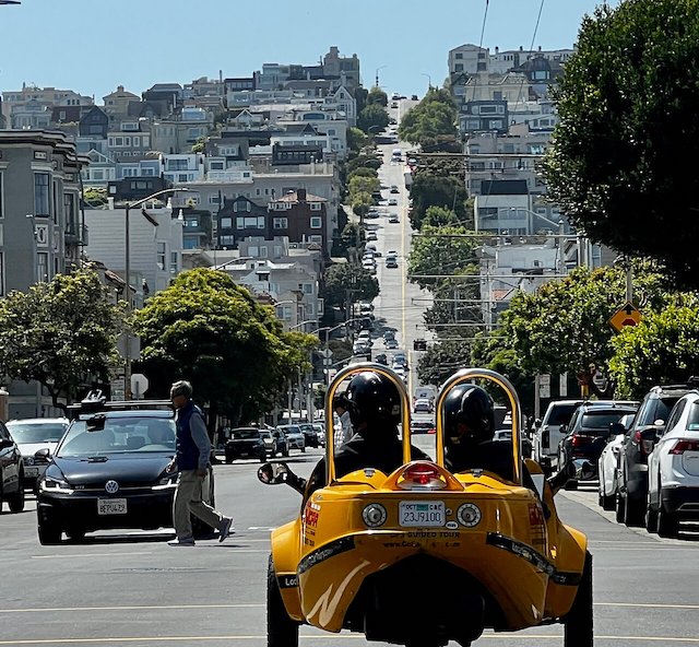 GoCityTours Car on San Francisco Street