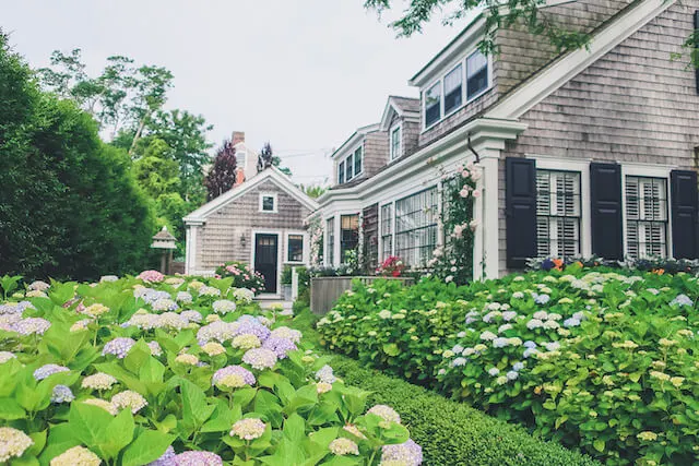 Pretty house surrounded by flowers in Nantucket