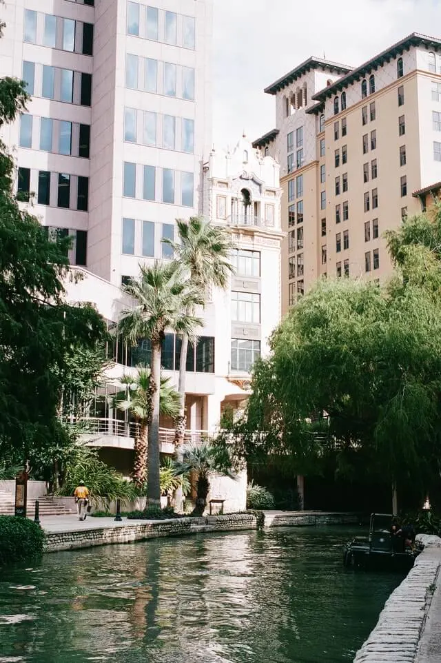 Hotels along the riverwalk in San Antonio Texas