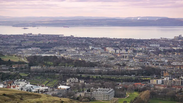 Free Things to Do in Edinbrurgh (View from Arthur's Seat Edinburgh)
