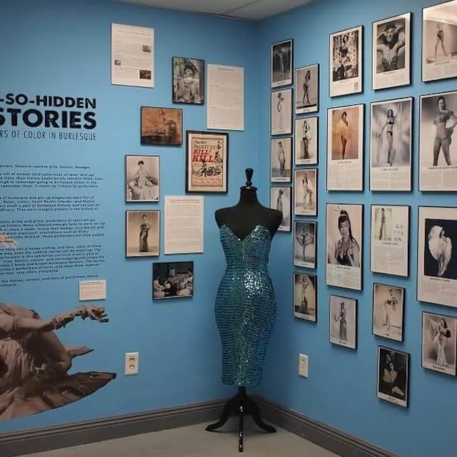 Room with exhibits and a burlesque costume on a mannequin in the Burlesque Hall of Fame