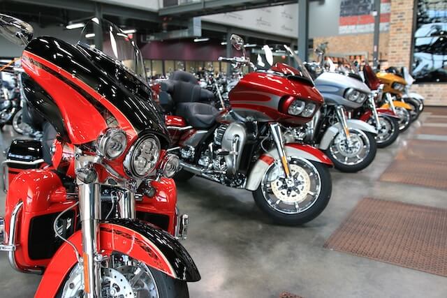 Harley-Davidson Bikes lined up in a showroom