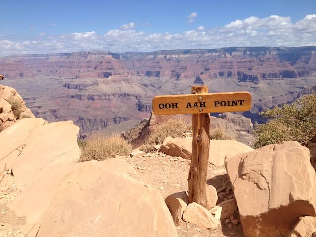 Ooh Aah Point sign on the rim of the Grand Canyon